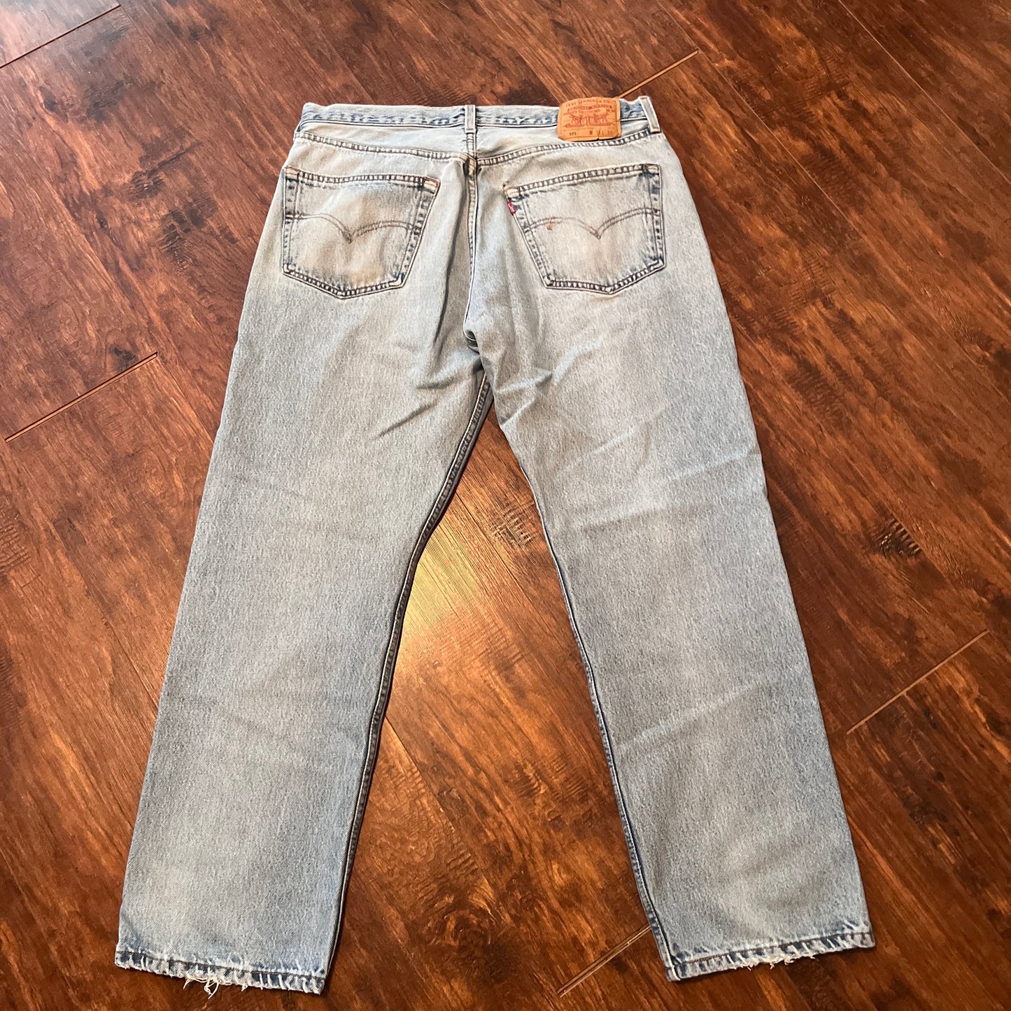 Vintage Levis 501 Light Wash Jeans (W38xL30)