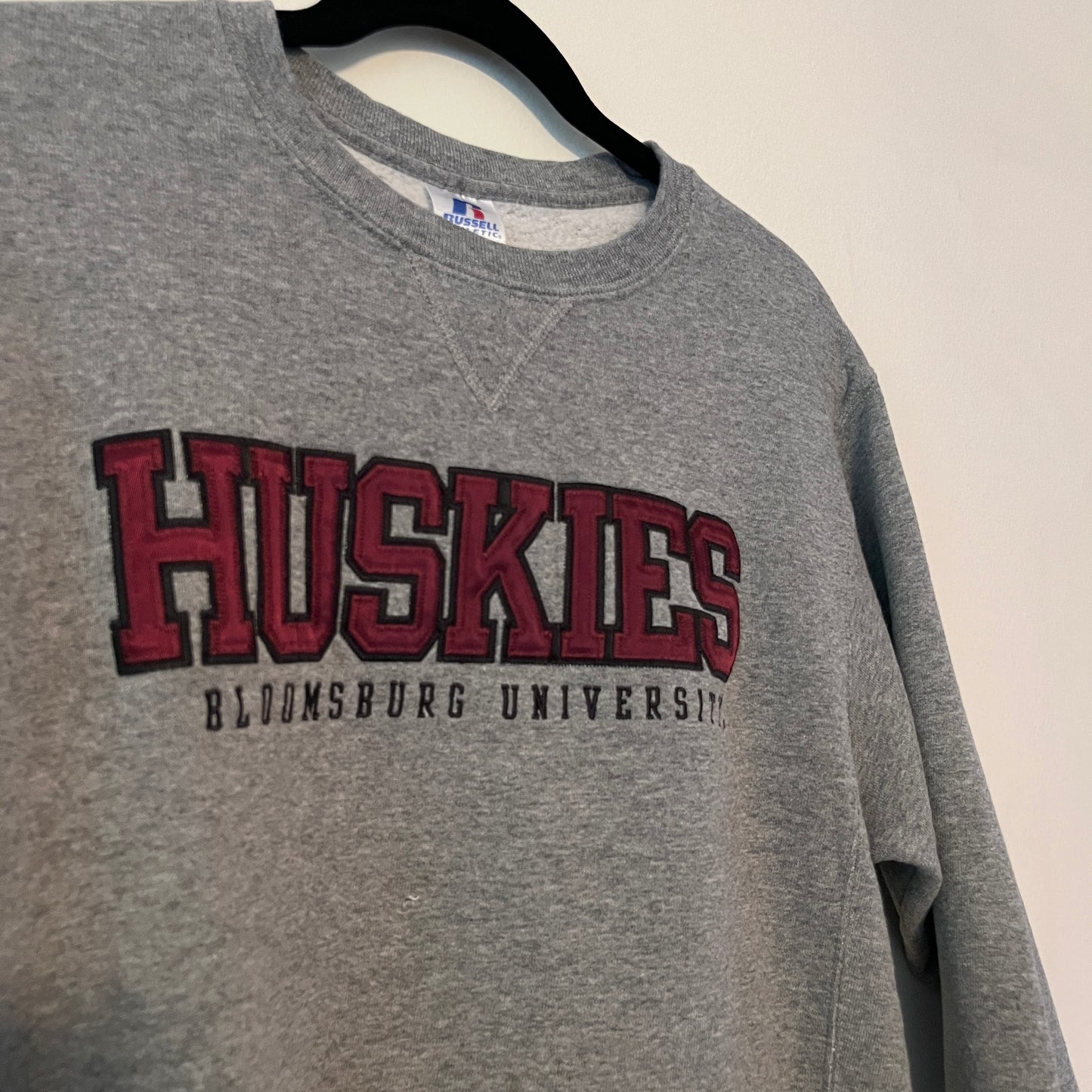 Vintage Russel Athletics Bloomsburg Huskies Embroidered Hoodie (M)