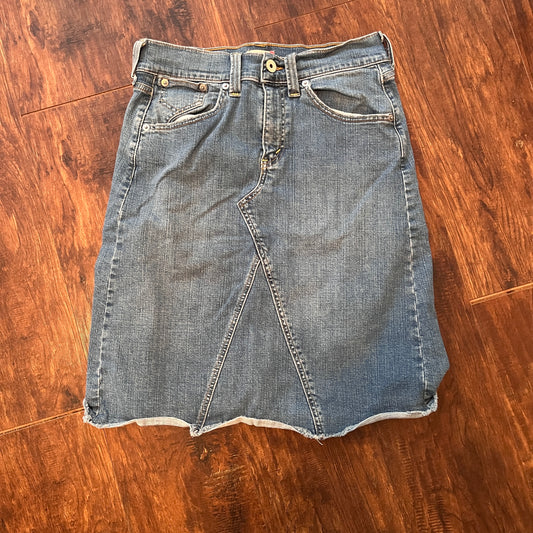 Vintage Levis Jeans Denim Skirt (Women’s 10)