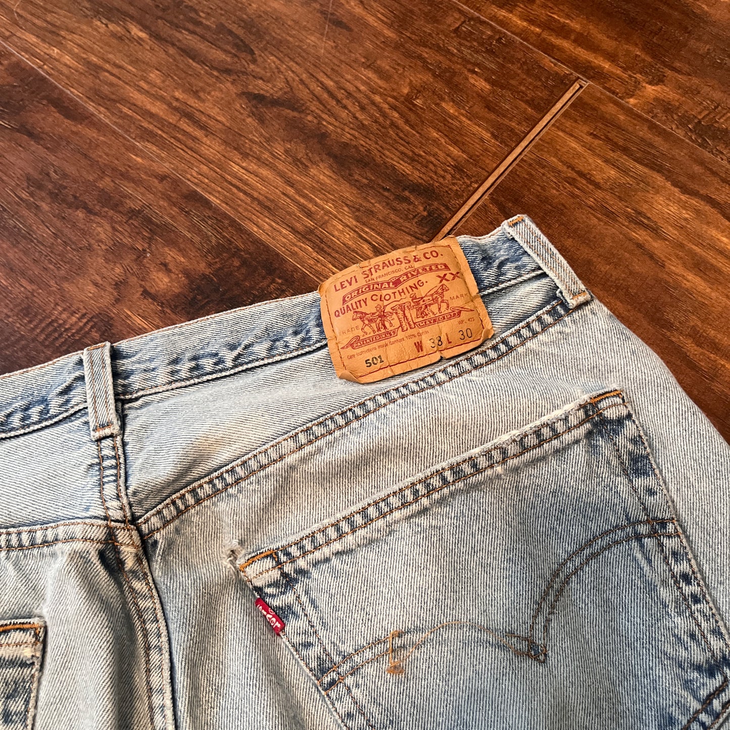 Vintage Levis 501 Light Wash Jeans (W38xL30)