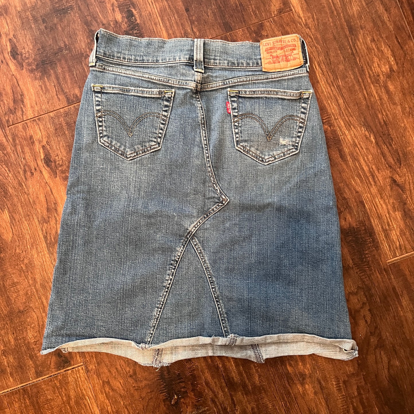 Vintage Levis Jeans Denim Skirt (Women’s 10)