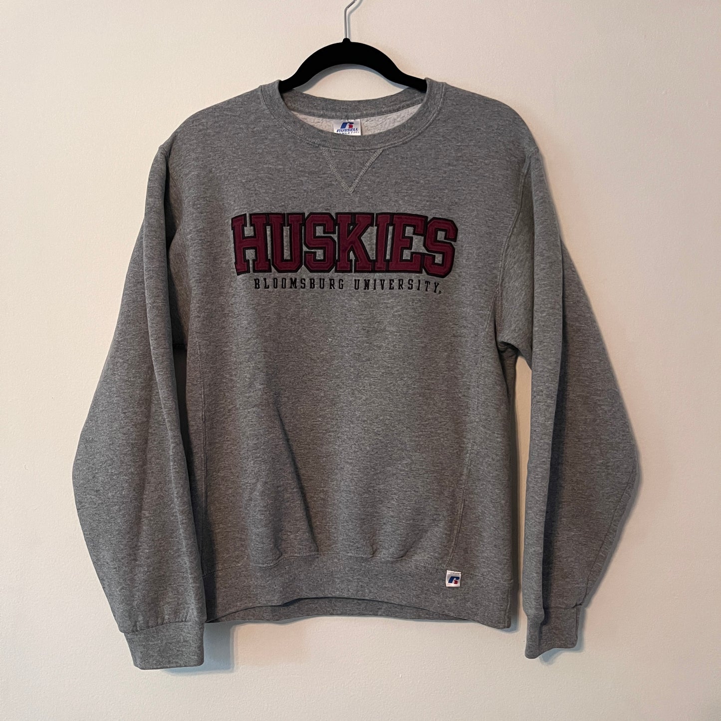 Vintage Russel Athletics Bloomsburg Huskies Embroidered Hoodie (M)