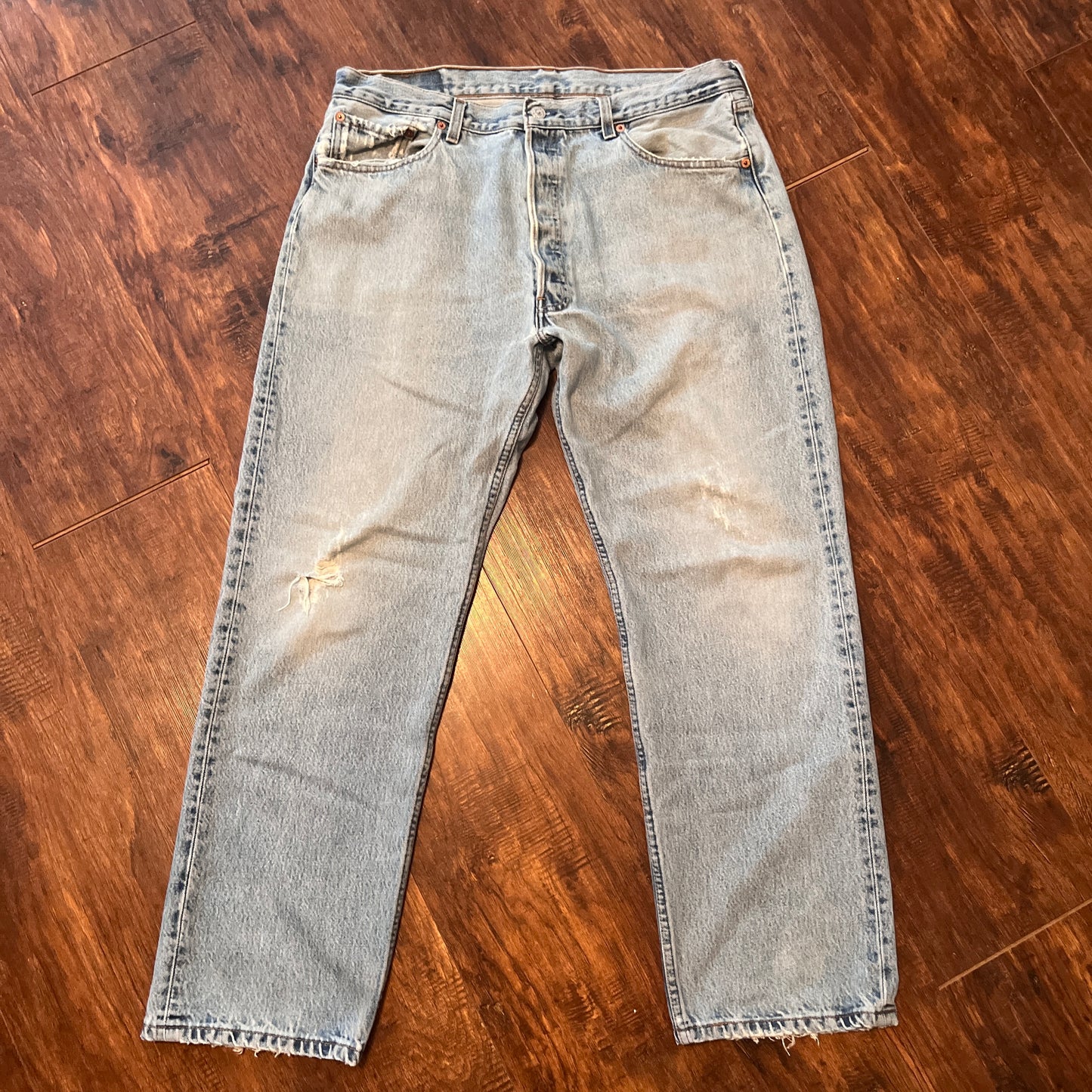 Vintage Levis 501 Light Wash Jeans (W38xL30)