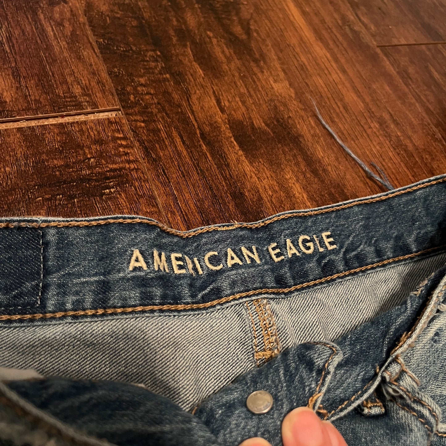 American Eagle Distressed Jean Shorts (Women's00)